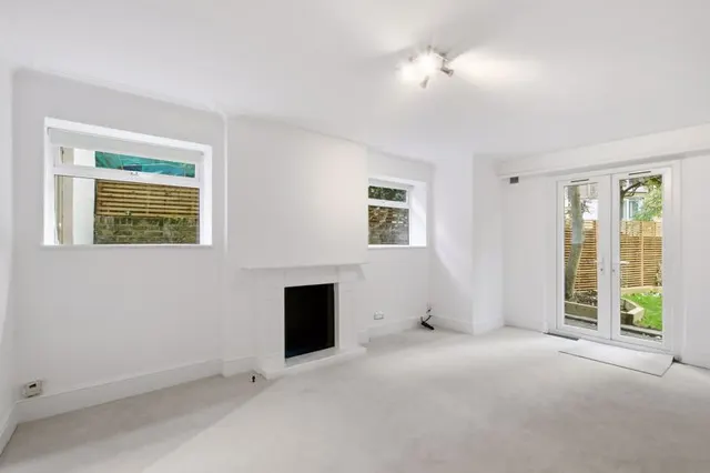 Crossfield Road, London NW3 4NT, photo 1