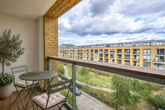 Canalside Square, Islington, N1, photo 3