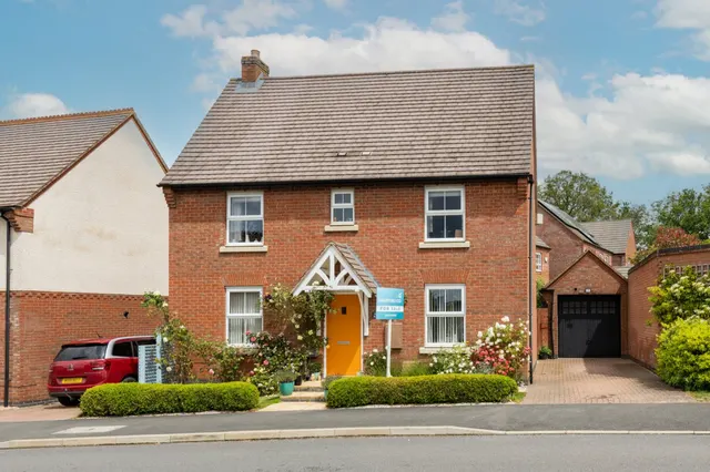 Bluebell Way, Coalville, LE67, photo 1