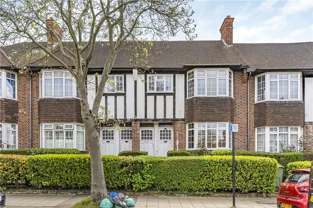 Gracefield Gardens, London, SW16, photo 1