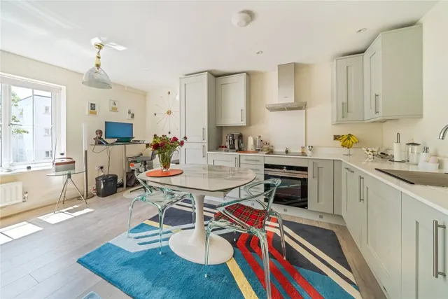 Bridge Street, Walton-on-Thames, KT12, photo 3