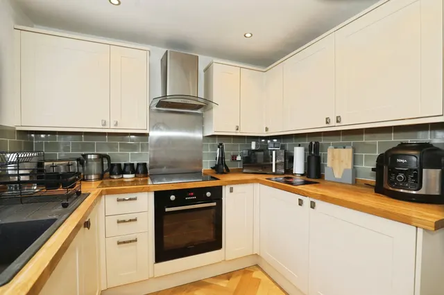 Claremont Close, Northwich, CW9, photo 2