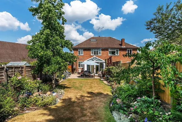 Middlemead Road, Great Bookham, KT23, photo 1