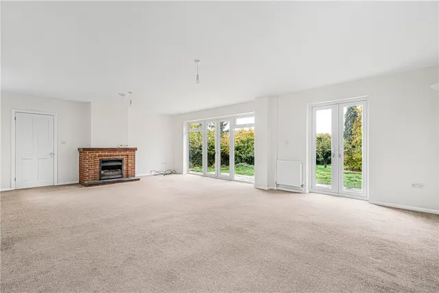 Bacombe Lane, Wendover, HP22, photo 3