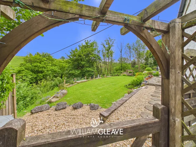 Mynydd Llan, Babell, CH8, photo 3