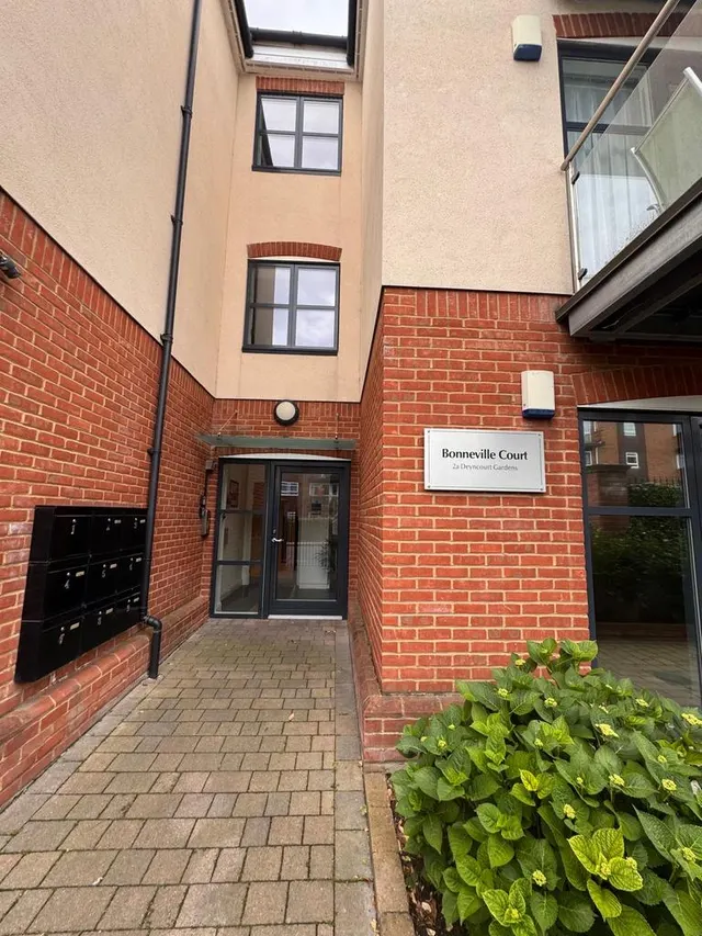 Deyncourt Gardens, Upminster, RM14, photo 1