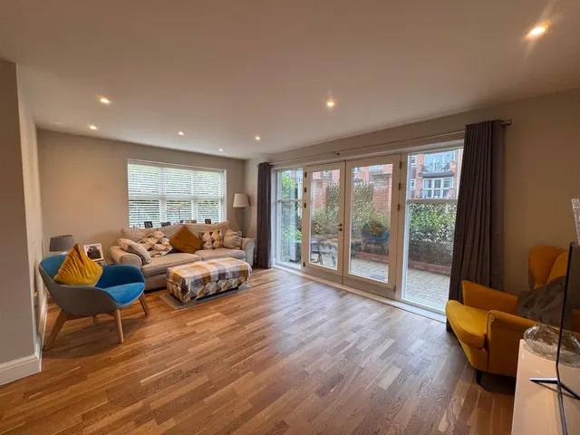 Deyncourt Gardens, Upminster, RM14, photo 3