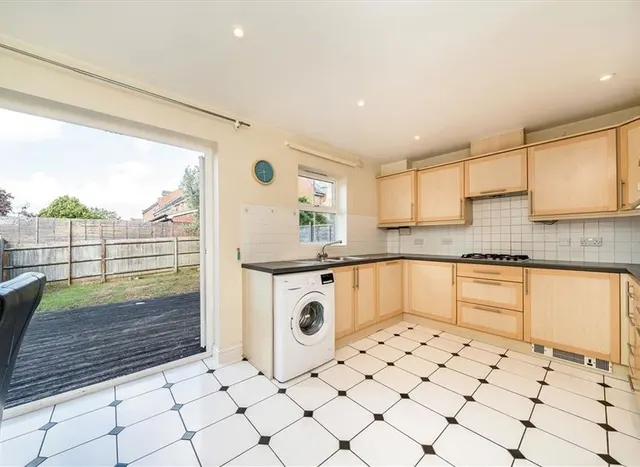 Barlow Drive, Shooters Hill, SE18, photo 2