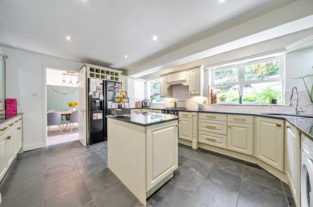 Westminster Close, Rodley, LS13, photo 3