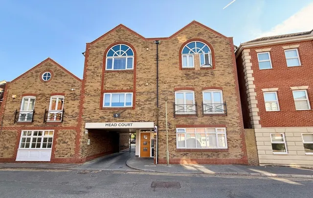 Gogmore Lane, Surrey Chertsey, KT16, photo 1