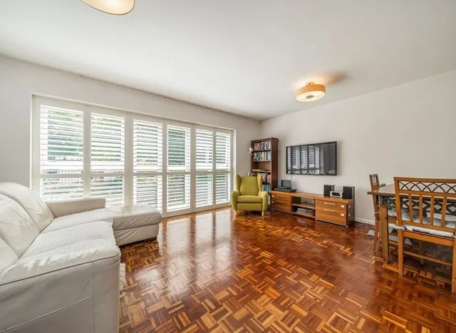 Photo 2 — Hamilton Road, Ealing, W5