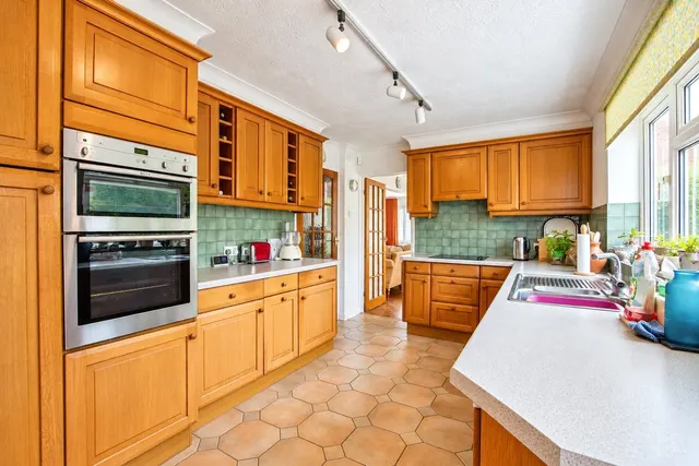 Maidstone Road, Rochester, ME1, photo 3