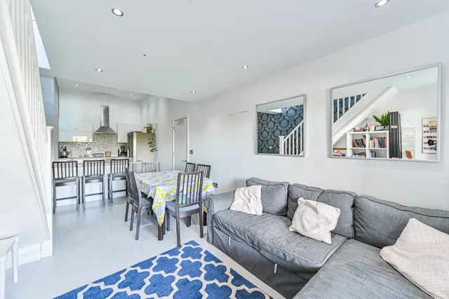 Flat 36, 1 Yeoman Street, London, photo 1