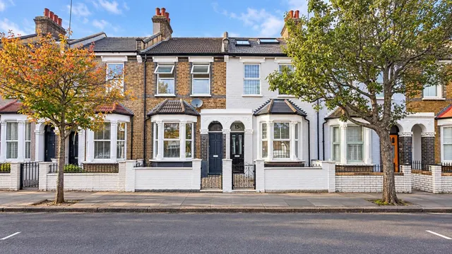 Dundee Road, London, SE25, photo 1