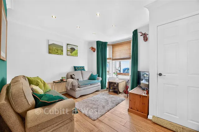 Eastfield Road, Southsea, PO4, photo 2