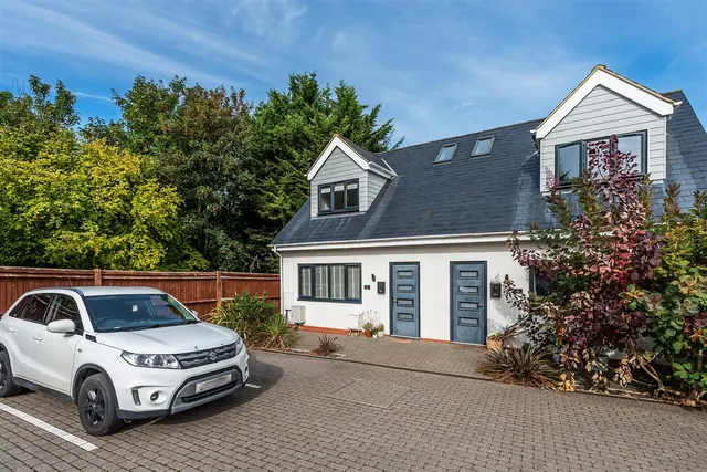 Leatherhead Road, Great Bookham, KT23, photo 1