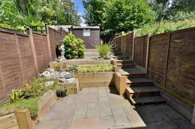 Curlew Close, BH22, photo 2