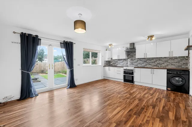 Photo 2 — Moorfoot Place, Bourtreehill South, Irvine