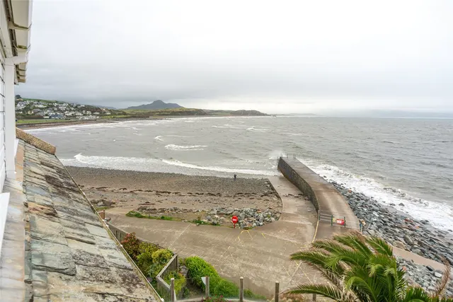 Lon Felin, Criccieth, LL52, photo 3