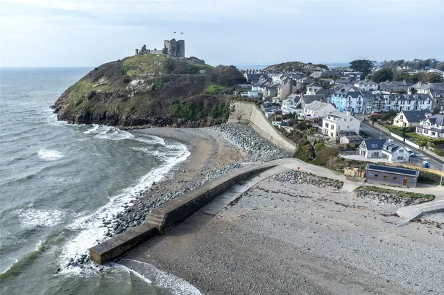 Lon Felin, Criccieth, LL52, photo 1