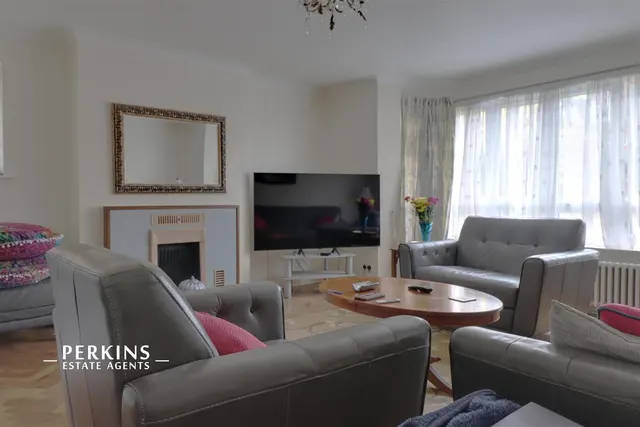 Kings Drive, Wembley, HA9, photo 2
