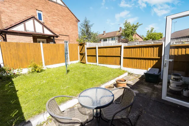Photo 2 — Larkspur Close, Chester