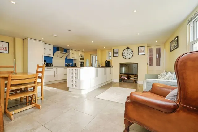 St. Lukes Road, Cheltenham, GL53, photo 2