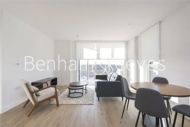 Cedrus Avenue, Southall, UB1, photo 3