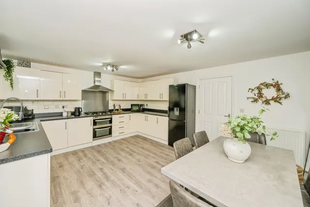 Photo 2 — The Laurels, Fazeley, Tamworth, Staffordshire, B78