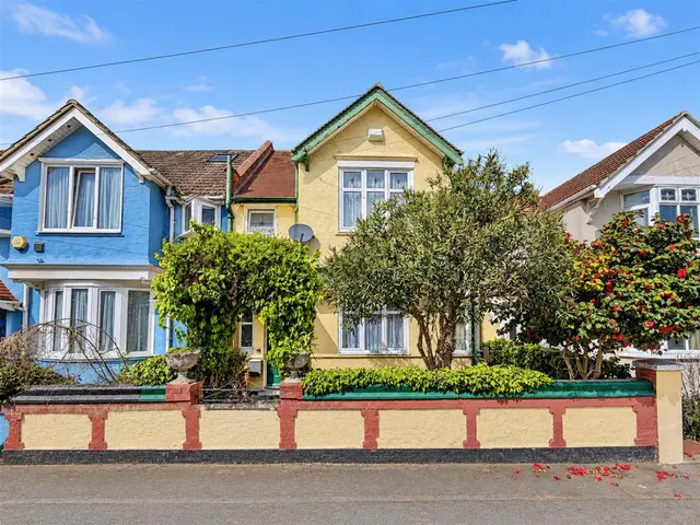 End Terrace, Hounslow, TW3, photo 1
