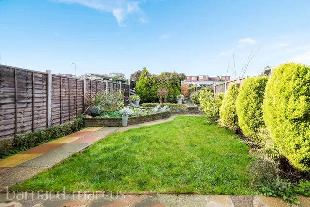 Kingston Avenue, Cheam, SM3, photo 3