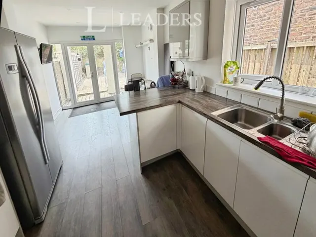 Queens Road, Portsmouth, PO2, photo 2