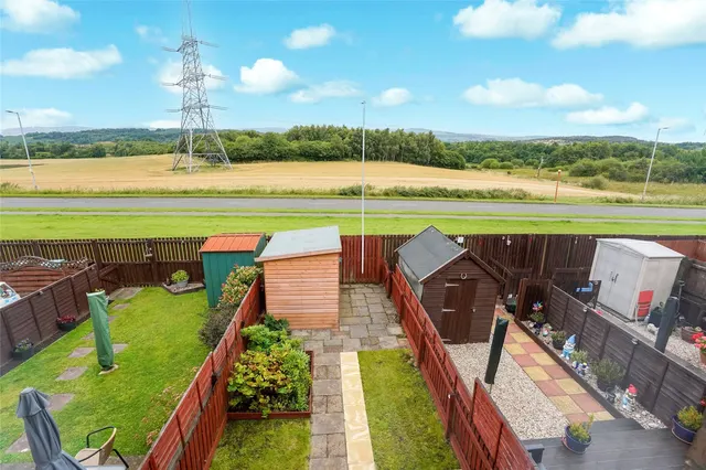 Photo 2 — Kingshill Avenue, Cumbernauld, Glasgow, North Lanarkshire, G68