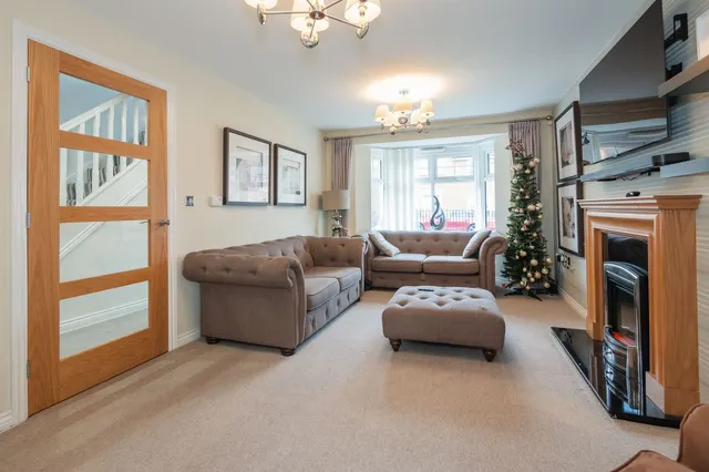 Photo 2 — Horse Chestnut Drive, Manchester, Blackley, M9