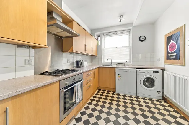 Worsopp Drive, Clapham, SW4, photo 2