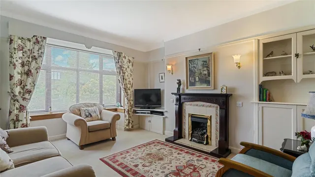 Photo 2 — Kenmure Avenue, Bishopbriggs, Glasgow, East Dunbartonshire, G64