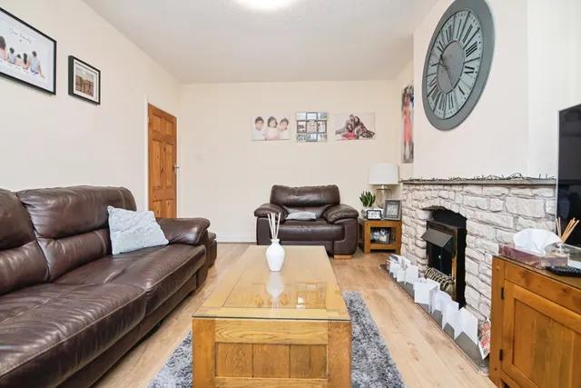 Hawthorn Croft, Oldbury, B68, photo 2