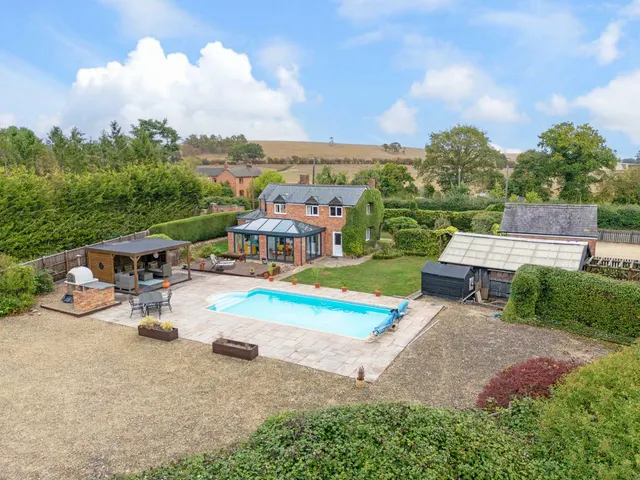 Droitwich Road, Hanbury Bromsgrove, B60, photo 2
