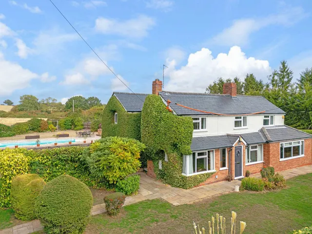 Droitwich Road, Hanbury Bromsgrove, B60, photo 1