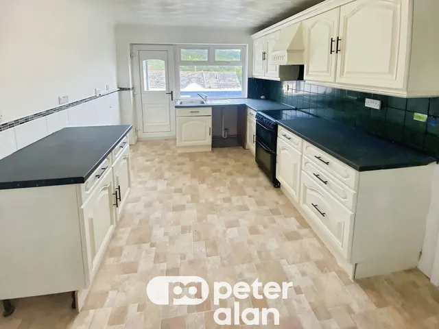 Morris Avenue, Mountain Ash, CF45, photo 2