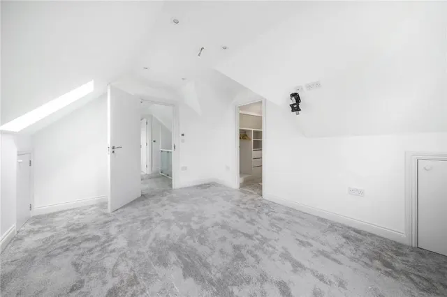 Vicarage Road, Sunbury-on-Thames, TW16, photo 3