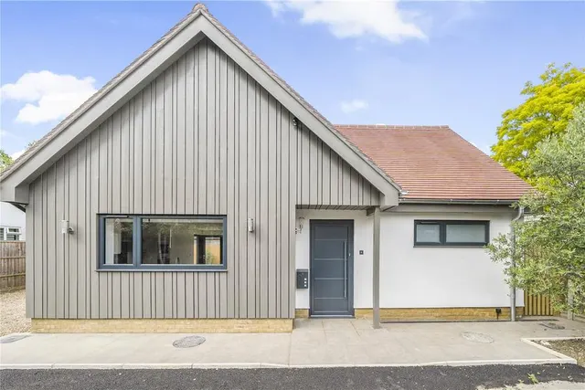 Vicarage Road, Sunbury-on-Thames, TW16, photo 1