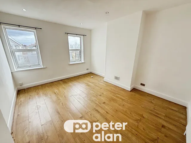 Caerphilly Road, Cardiff, CF14, photo 1