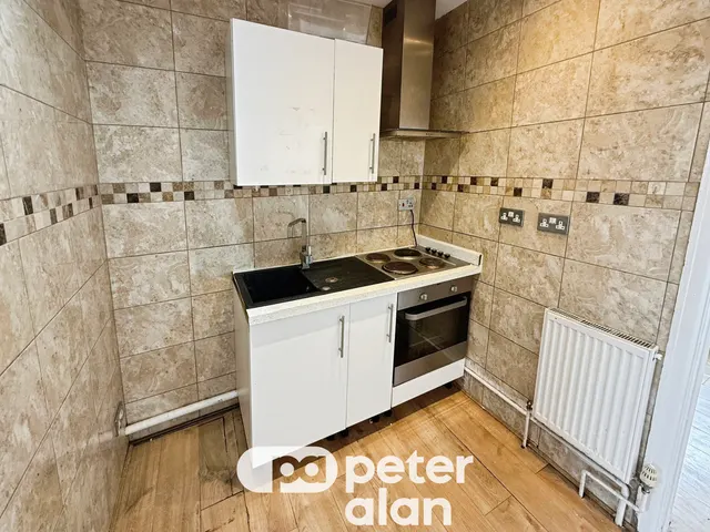 Caerphilly Road, Cardiff, CF14, photo 3