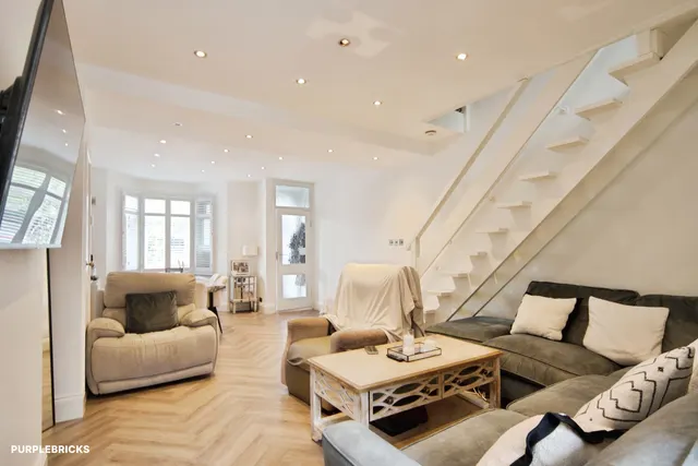 Ordnance Road, Enfield, EN3, photo 2