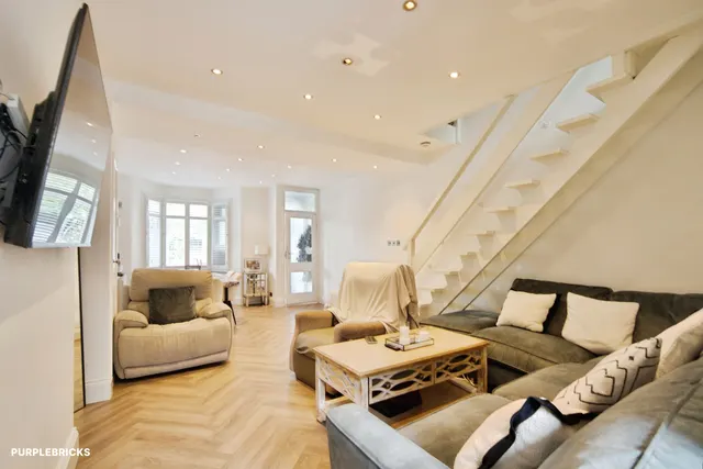 Ordnance Road, Enfield, EN3, photo 3