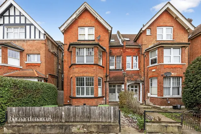 Riggindale Road, London, photo 1