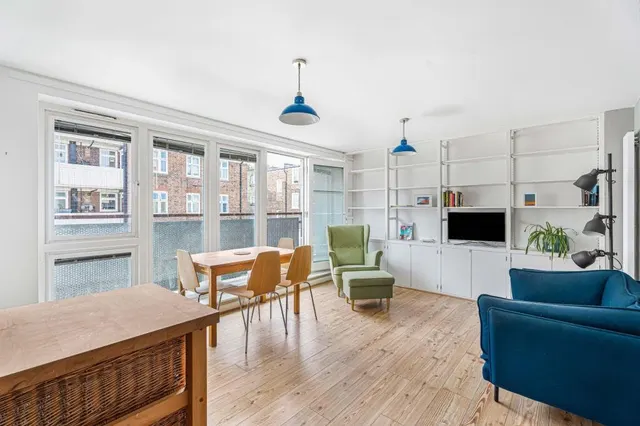 Athlone Street, London, NW5, photo 1