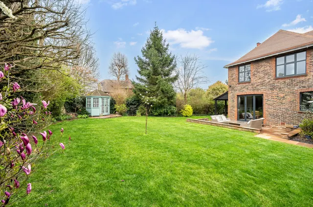 Vicarage Road, Yalding, ME18, photo 1