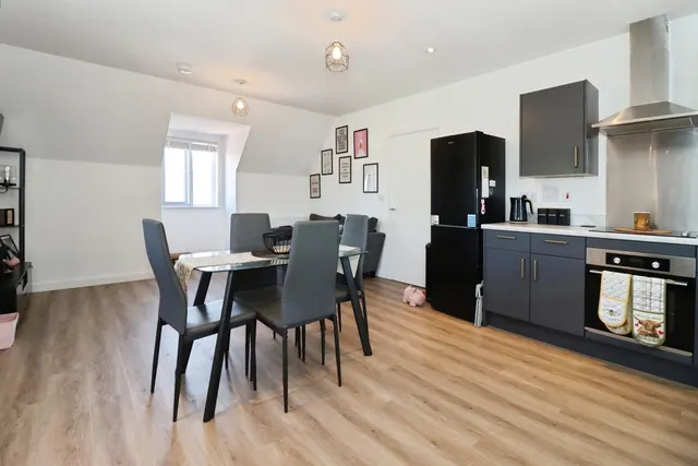 Photo 3 — Endeavour Close, Kingswood, Bristol, BS15